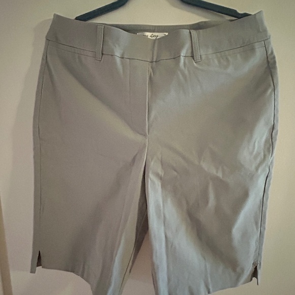 Bermuda Grey size 14 - Picture 1 of 3